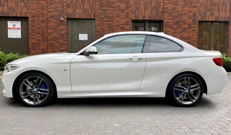 BMW 220i COUPE M SPORT full