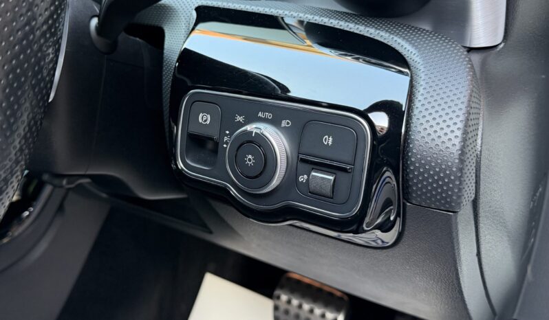 MERCEDES BENZ A200 AMG LINE (PREMIUM PLUS) full
