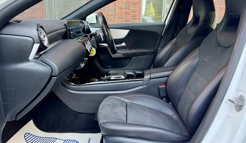 MERCEDES BENZ A200 AMG LINE (PREMIUM PLUS) full