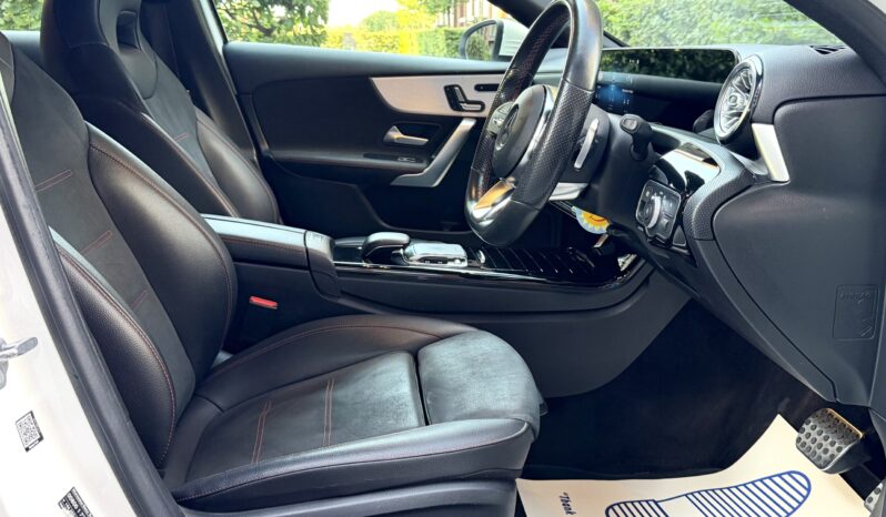 MERCEDES BENZ A200 AMG LINE (PREMIUM PLUS) full