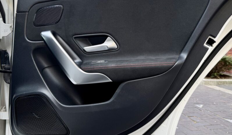 MERCEDES BENZ A200 AMG LINE (PREMIUM PLUS) full