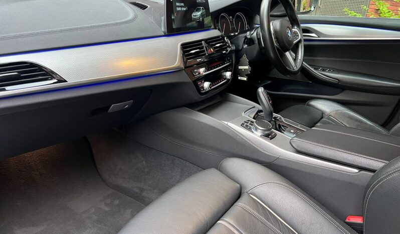 BMW 520d TOURING M SPORT full