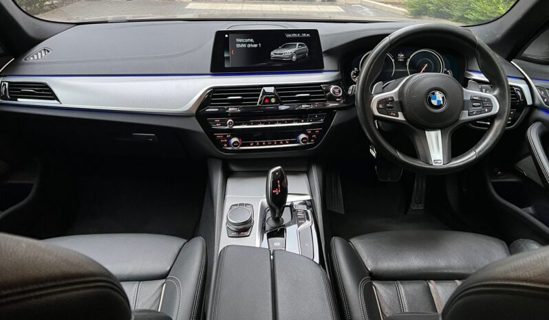 BMW 520d TOURING M SPORT full