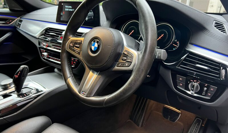 BMW 520d TOURING M SPORT full