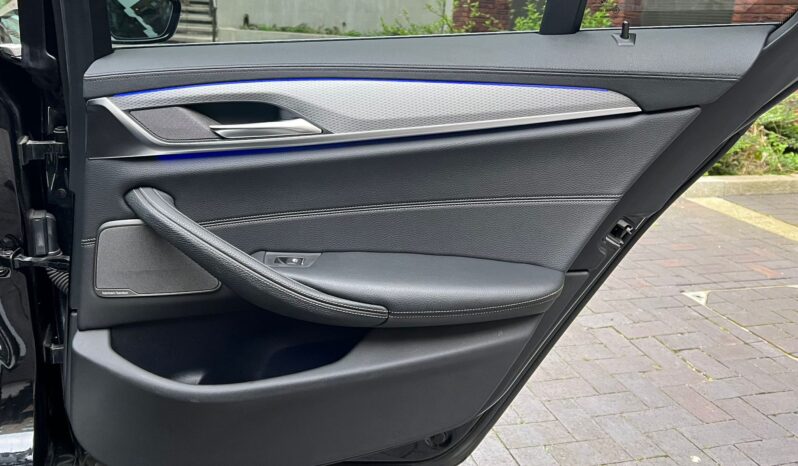 BMW 520d TOURING M SPORT full
