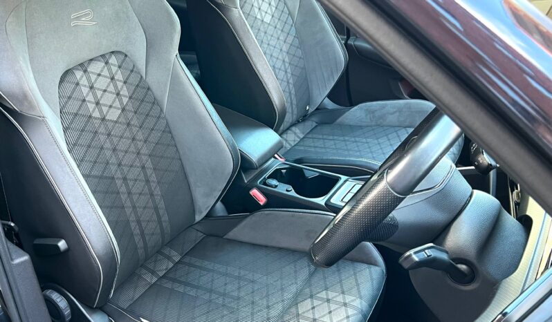 VOLKSWAGEN GOLF R LINE full
