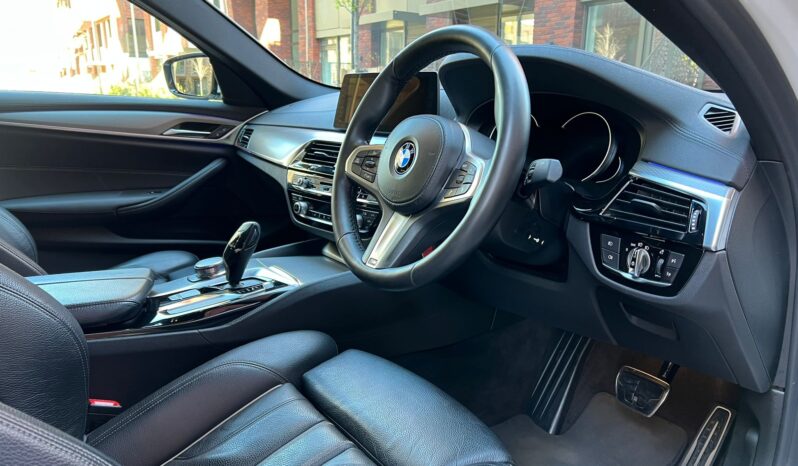 BMW 520d SALOON M SPORT full