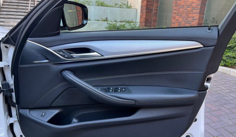 BMW 520d SALOON M SPORT full
