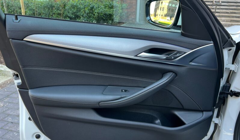 BMW 520d SALOON M SPORT full