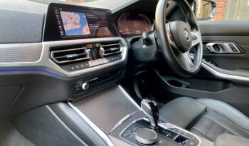 BMW 320i SALOON M SPORT full