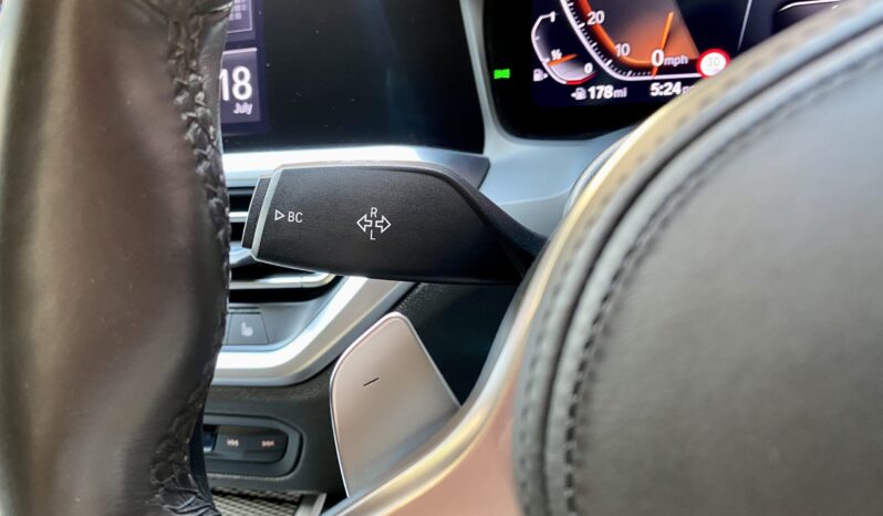 BMW 320i SALOON M SPORT full