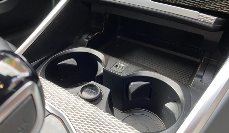 BMW 320i SALOON M SPORT full