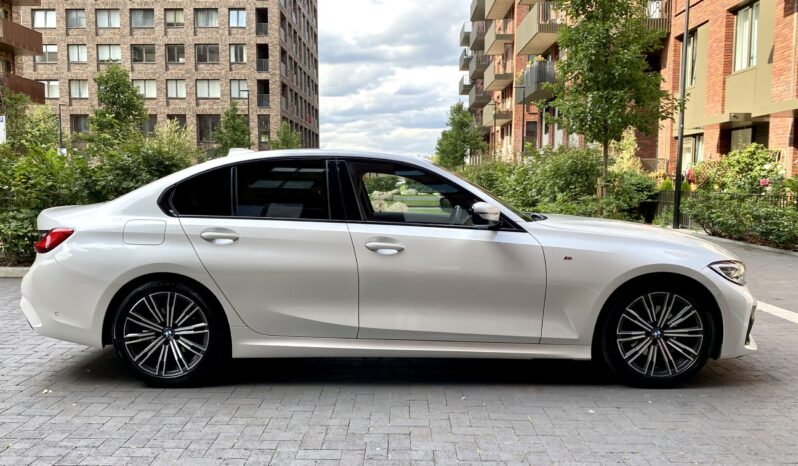 BMW 320i SALOON M SPORT full