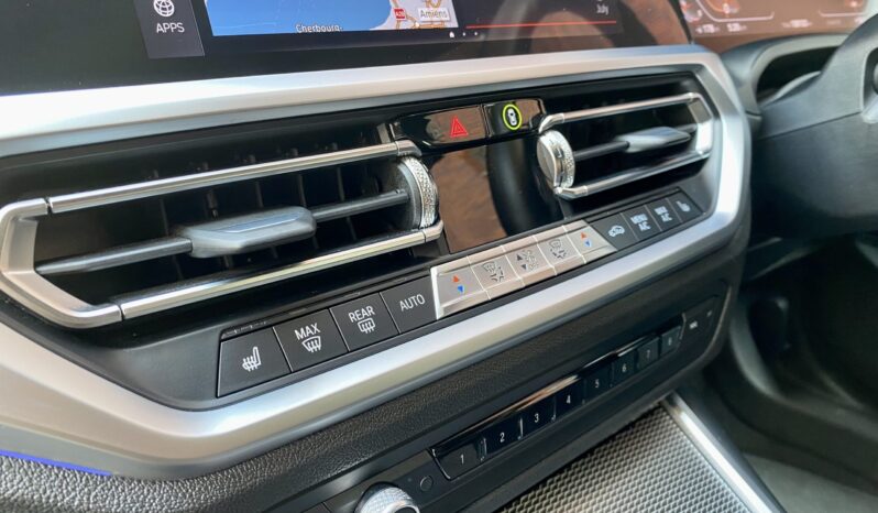 BMW 320i SALOON M SPORT full