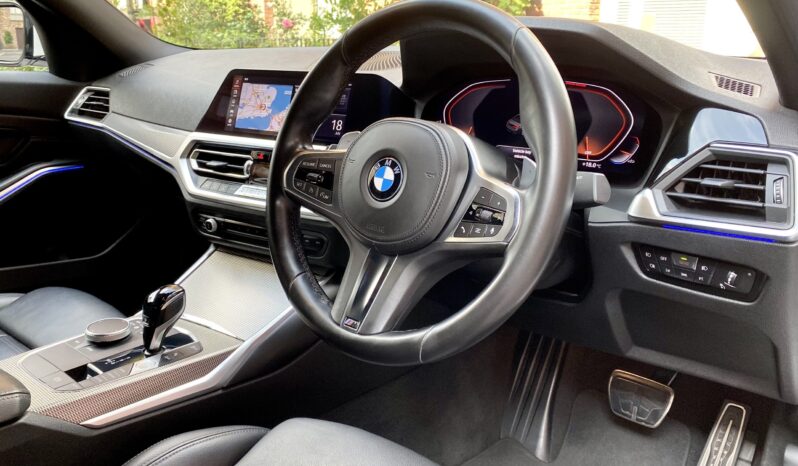 BMW 320i SALOON M SPORT full