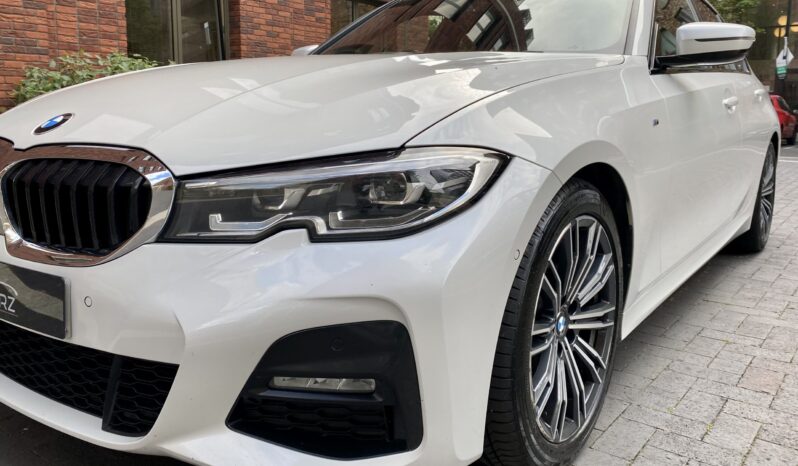 BMW 320i SALOON M SPORT full