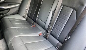 BMW 320i SALOON M SPORT full