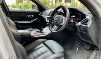 BMW 320i SALOON M SPORT full
