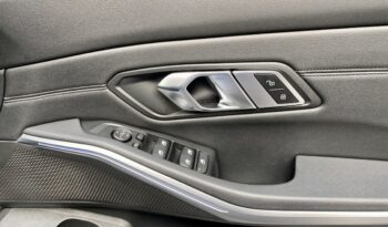 BMW 320i SALOON M SPORT full