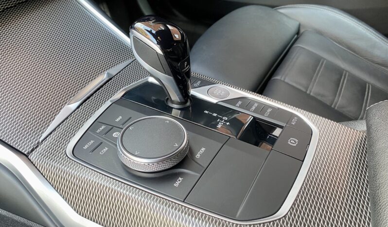 BMW 320i SALOON M SPORT full