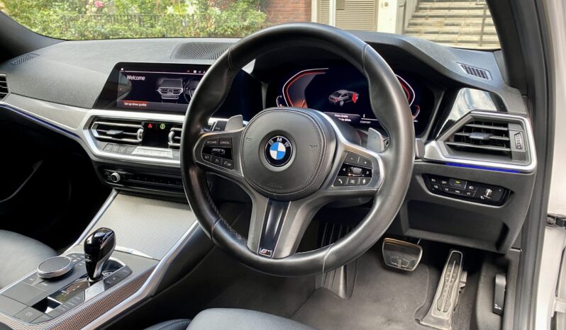 BMW 320i SALOON M SPORT full