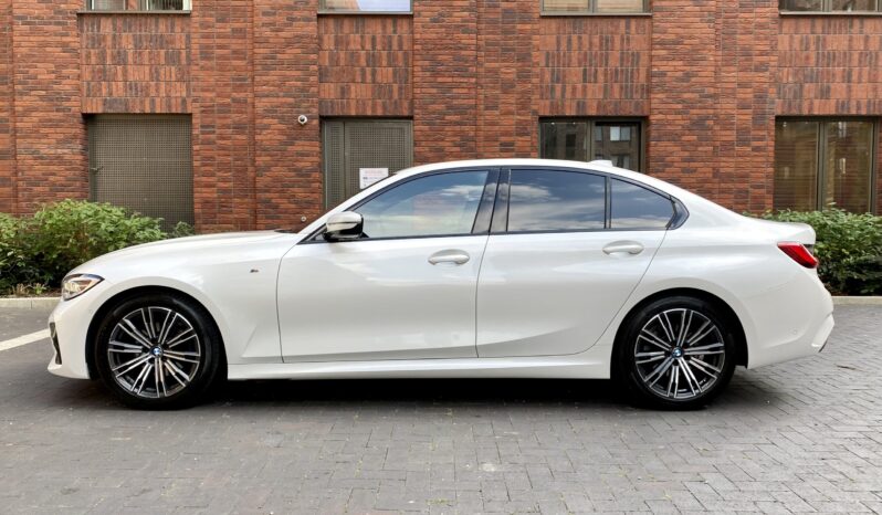 BMW 320i SALOON M SPORT full