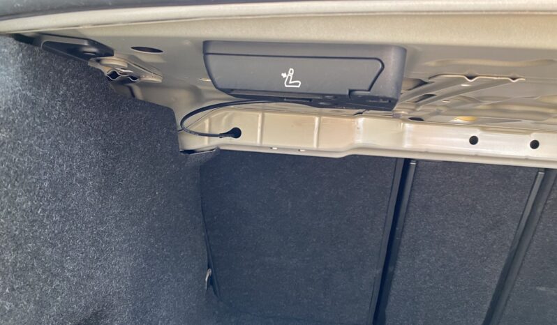 BMW 320i SALOON M SPORT full
