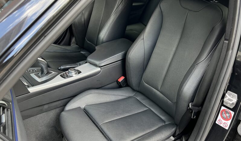 BMW 320i TOURING M SPORT full