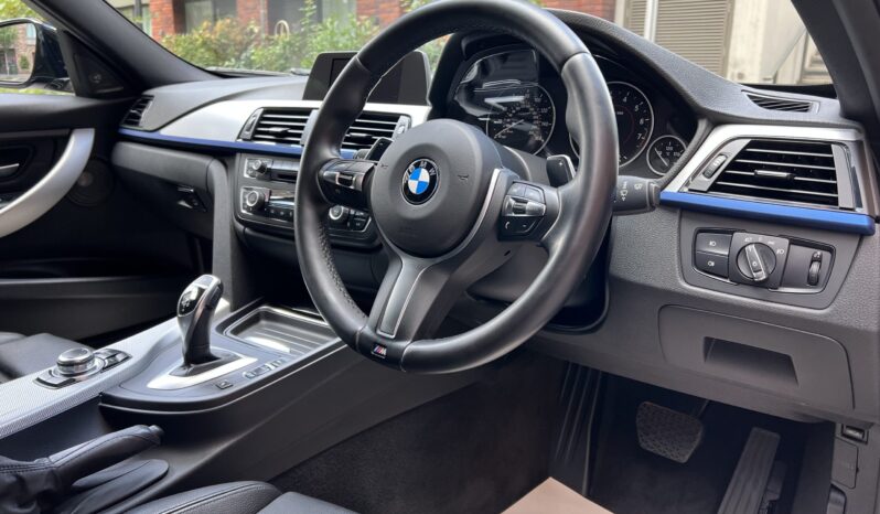 BMW 320i TOURING M SPORT full