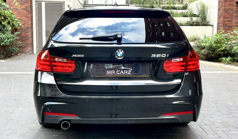 BMW 320i TOURING M SPORT full