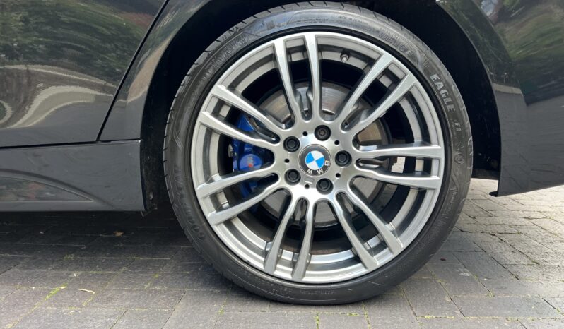 BMW 320i TOURING M SPORT full