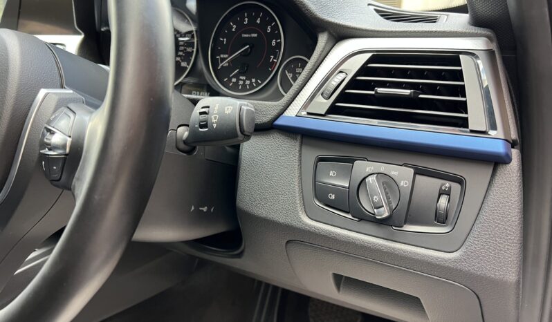 BMW 320i TOURING M SPORT full