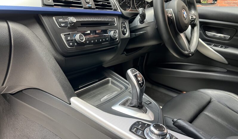 BMW 320i TOURING M SPORT full