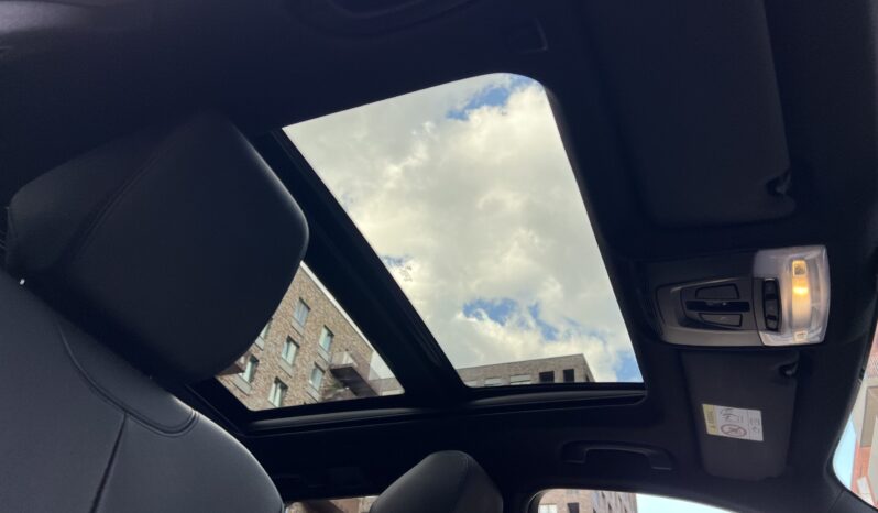 BMW 320i TOURING M SPORT full