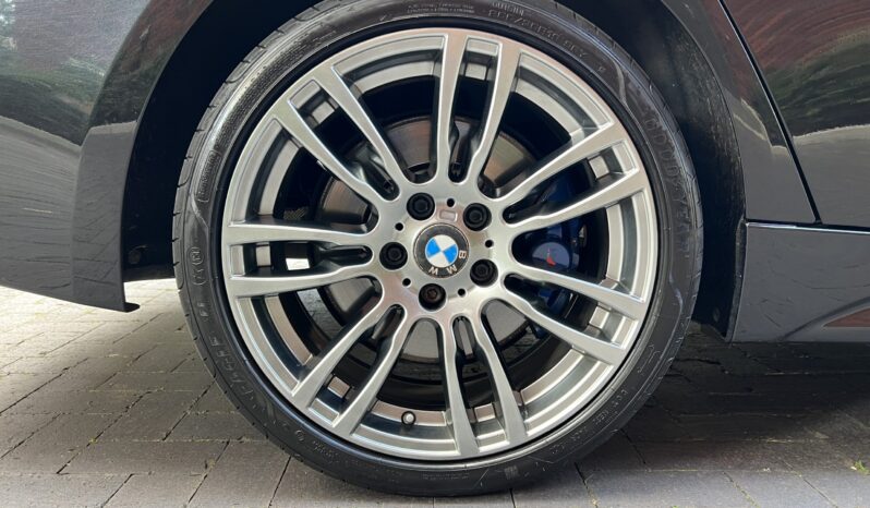 BMW 320i TOURING M SPORT full