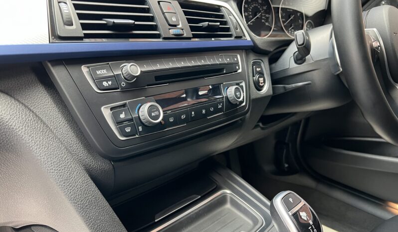 BMW 320i TOURING M SPORT full