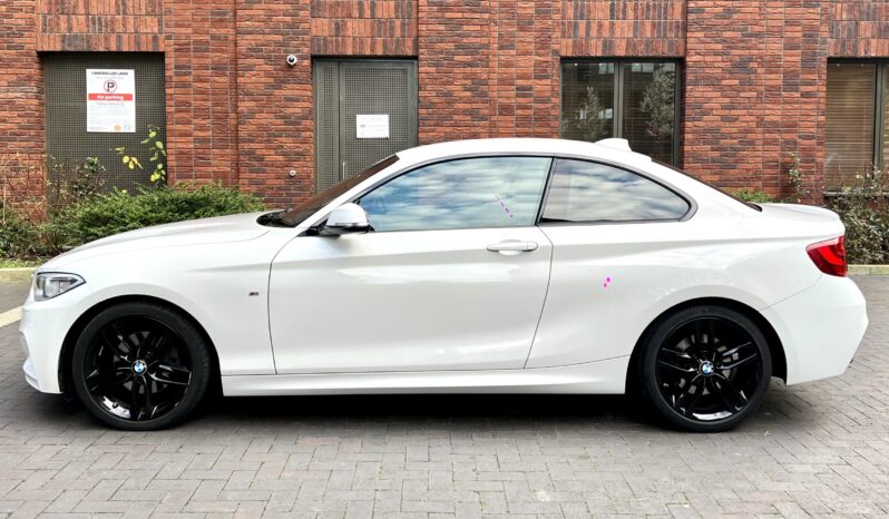 BMW 220i COUPE M SPORT full