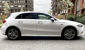 MERCEDES BENZ A250e AMG LINE full