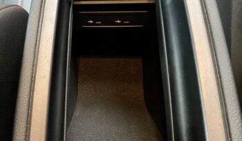 MERCEDES BENZ A250e AMG LINE full