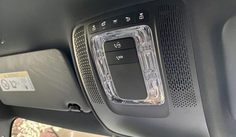 MERCEDES BENZ A250e AMG LINE full