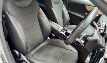 MERCEDES BENZ A250e AMG LINE full