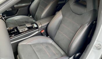 MERCEDES BENZ A250e AMG LINE full