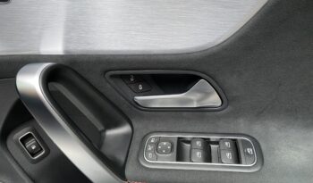 MERCEDES BENZ A250e AMG LINE full