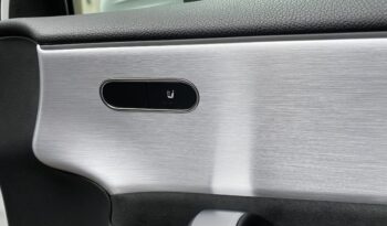 MERCEDES BENZ A250e AMG LINE full