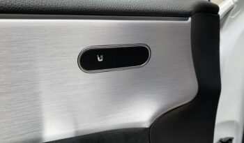 MERCEDES BENZ A250e AMG LINE full