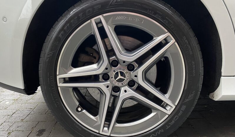 MERCEDES BENZ A250e AMG LINE full