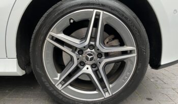 MERCEDES BENZ A250e AMG LINE full