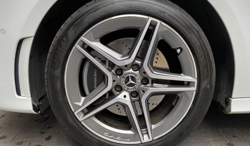 MERCEDES BENZ A250e AMG LINE full