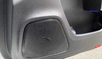 MERCEDES BENZ A250e AMG LINE full