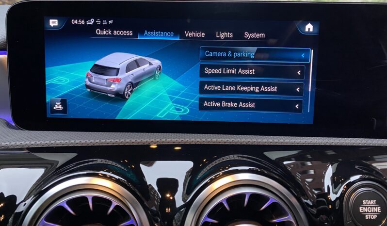 MERCEDES BENZ A250e AMG LINE full